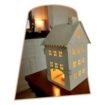 Fehér Házikós Gyertyatartó (Bal Kéményes)