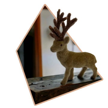 FLOKKOLT ÁLLÓ Hamvas barna SZARVAS 14,5 cm