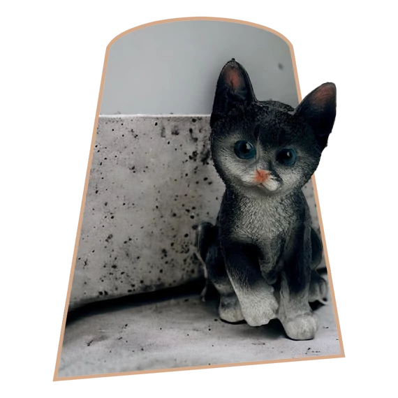 Fekete Cica Figura