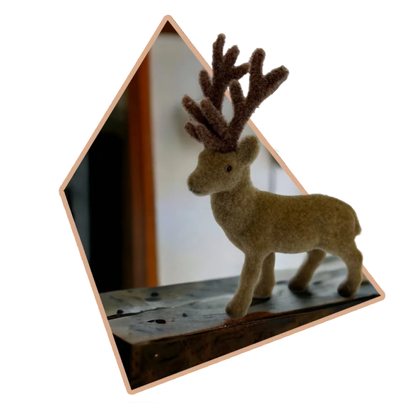 FLOKKOLT ÁLLÓ Hamvas barna SZARVAS 14,5 cm