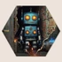 Kép 3/3 - Dimenziókártya | Retrofuture Robot Hexagon Vászonkép [S-méret]