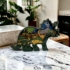 Kép 2/3 - 'Triceratops Országa'  kézzel festett 3D dekoráció